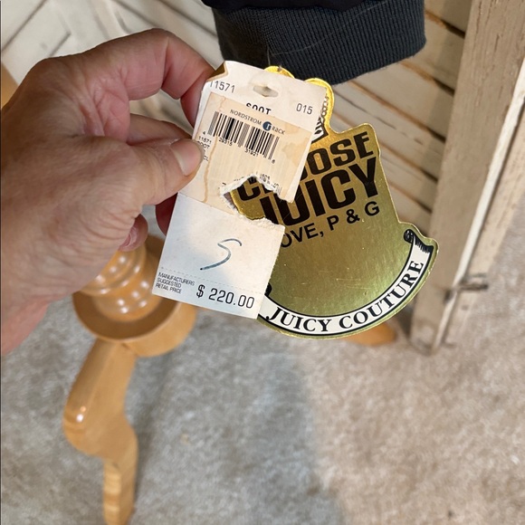 New with tag Juicy couture, black puffer jacket size small - Picture 2 of 9